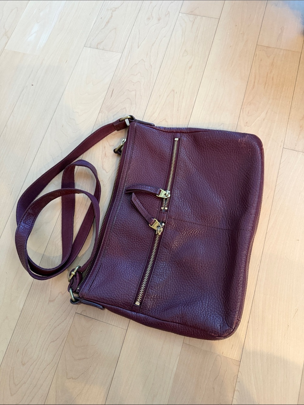 Fossil Women's Pebbled Leather Crossbody Bag in Deep Burgundy - Picture 7 of 8